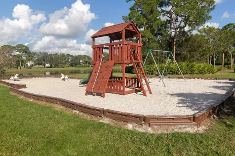 607 Sw Treasure Cove Port Saint Lucie FL 34986