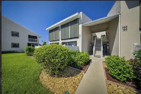 3206 S Lakeview Circle Fort Pierce FL 34949