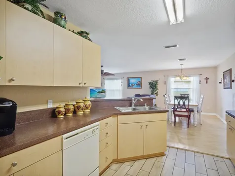 48 Mariposa Lane Port Saint Lucie FL 34952