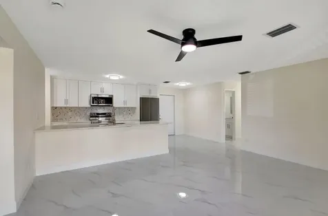2016 Avenue Riviera Beach FL 33404