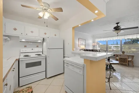 47 Berkshire B Crescent West Palm Beach FL 33417