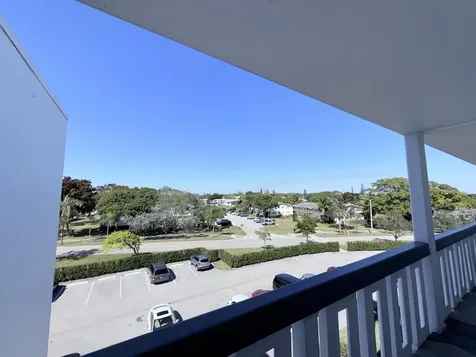 4108 Oakridge V Deerfield Beach FL 33442