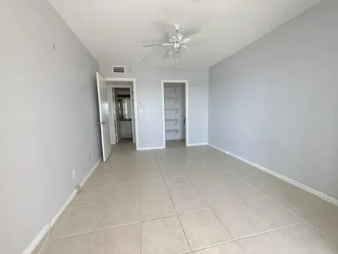 4108 Oakridge V Deerfield Beach FL 33442