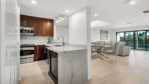 240 Captains Walk Delray Beach FL 33483