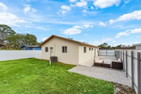 5923 Mango Road West Palm Beach FL 33413