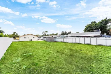 5923 Mango Road West Palm Beach FL 33413