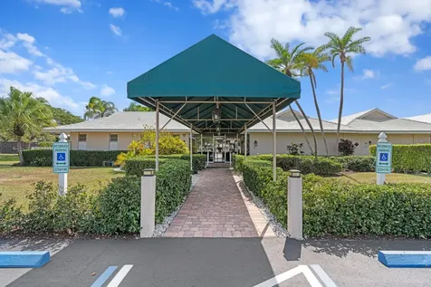 8555 Bella Vista Drive Boca Raton FL 33433