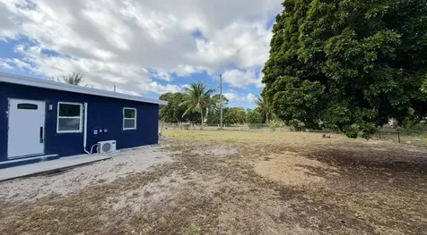 26 SW 10th Avenue Delray Beach FL 33444