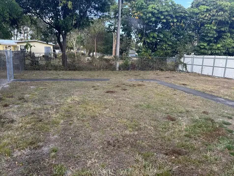 4369 State Drive West Palm Beach FL 33406