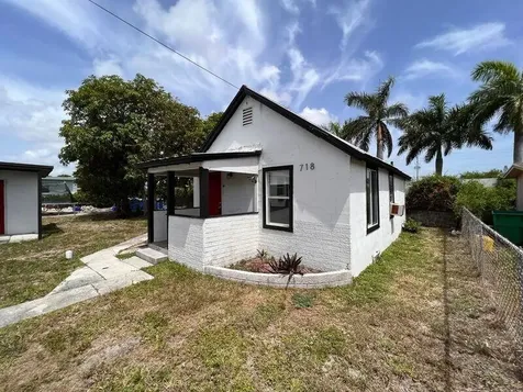 718 W 7th Street Riviera Beach FL 33404
