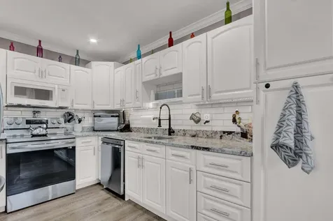 279 Flanders F Delray Beach FL 33484