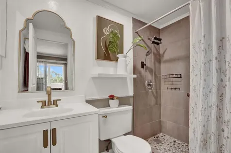 279 Flanders F Delray Beach FL 33484