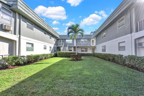 279 Flanders F Delray Beach FL 33484