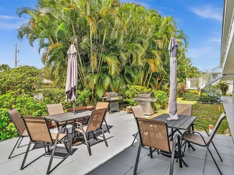 2542 S Federal Highway Boynton Beach FL 33435