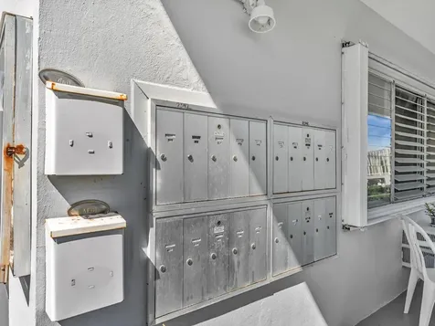 2542 S Federal Highway Boynton Beach FL 33435