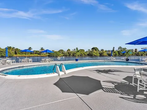 2542 S Federal Highway Boynton Beach FL 33435