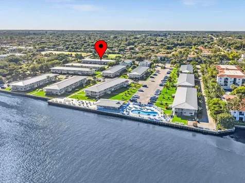 2542 S Federal Highway Boynton Beach FL 33435
