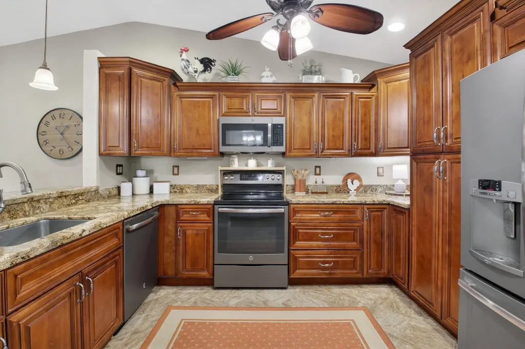 41 Mayfair Lane Boynton Beach FL 33426