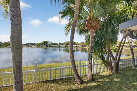 41 Mayfair Lane Boynton Beach FL 33426