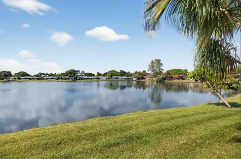 41 Mayfair Lane Boynton Beach FL 33426