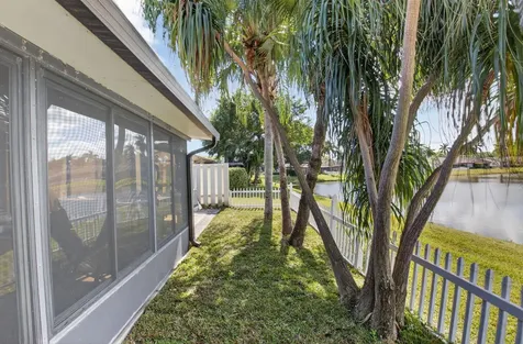 41 Mayfair Lane Boynton Beach FL 33426