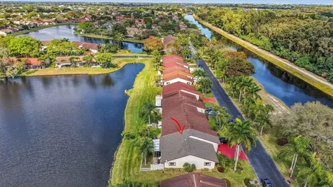41 Mayfair Lane Boynton Beach FL 33426