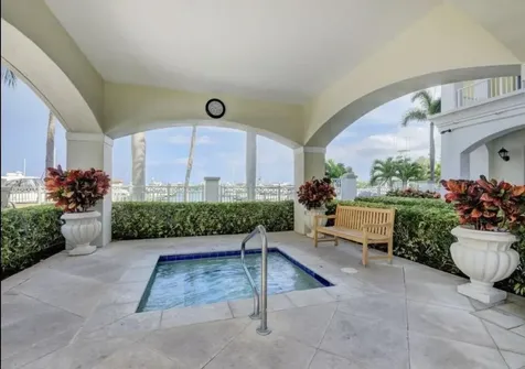 804 E Windward Way Lantana FL 33462