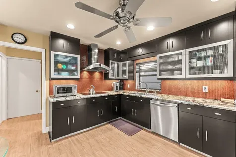 39 Hampshire Lane Boynton Beach FL 33436