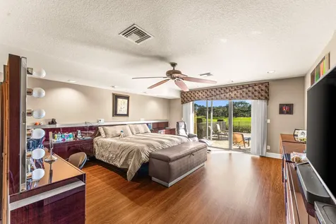 39 Hampshire Lane Boynton Beach FL 33436