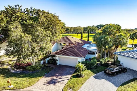 39 Hampshire Lane Boynton Beach FL 33436