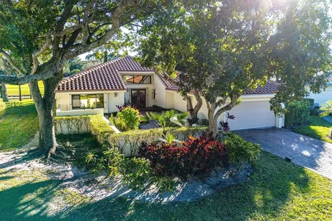 39 Hampshire Lane Boynton Beach FL 33436