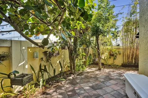848 Se 4th Court Deerfield Beach FL 33441