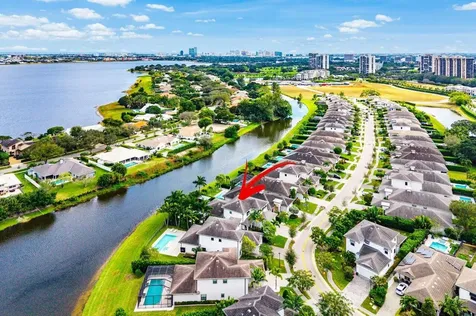3019 Gin Berry Way West Palm Beach FL 33401