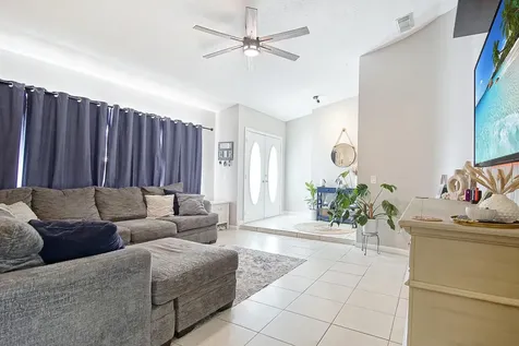 1229 Sw Malaga Avenue Port Saint Lucie FL 34953