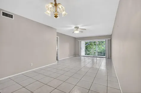 2760 Sw 22nd Avenue Delray Beach FL 33445