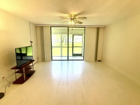 5130 Las Verdes Circle Delray Beach FL 33484