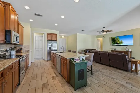 393 Sw Alcan Drive Port Saint Lucie FL 34953