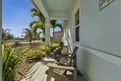 393 Sw Alcan Drive Port Saint Lucie FL 34953