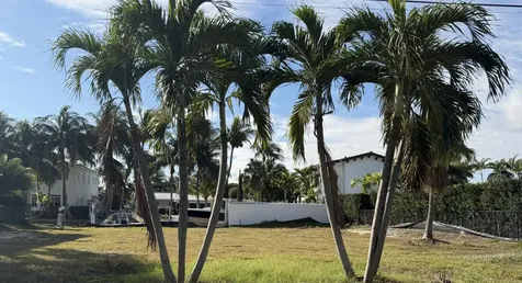 808 NE Bay Cove Street Boca Raton FL 33487