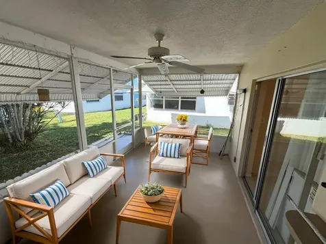 604 Sw 15th Street Boynton Beach FL 33426