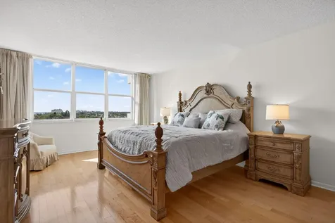 1147 Hillsboro Mile Hillsboro Beach FL 33062