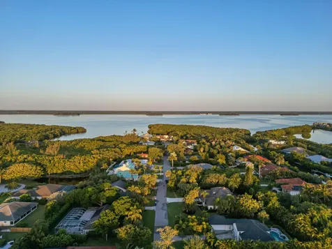 2170 Seminole Shores Lane Vero Beach FL 32963