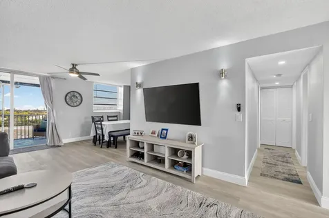 5700 Nw 2nd Avenue Boca Raton FL 33487