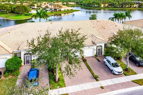 2356 Windjammer Way West Palm Beach FL 33411