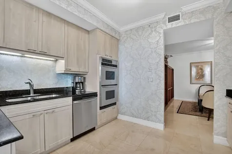 550 Se Mizner Boulevard Boca Raton FL 33432