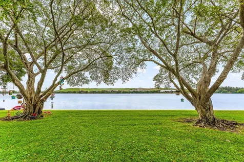 906 Congressional Way Deerfield Beach FL 33442