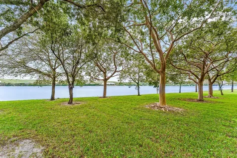 906 Congressional Way Deerfield Beach FL 33442