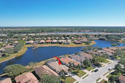 8932 Sw Champions Way Port Saint Lucie FL 34986