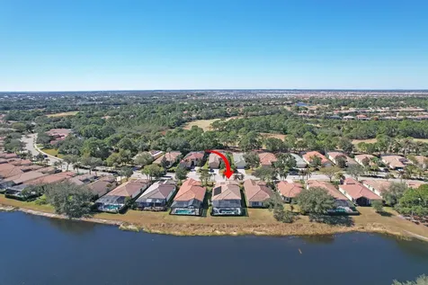 8932 Sw Champions Way Port Saint Lucie FL 34986