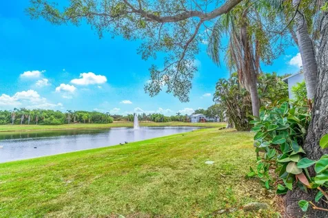 16 Crossings Circle Boynton Beach FL 33435
